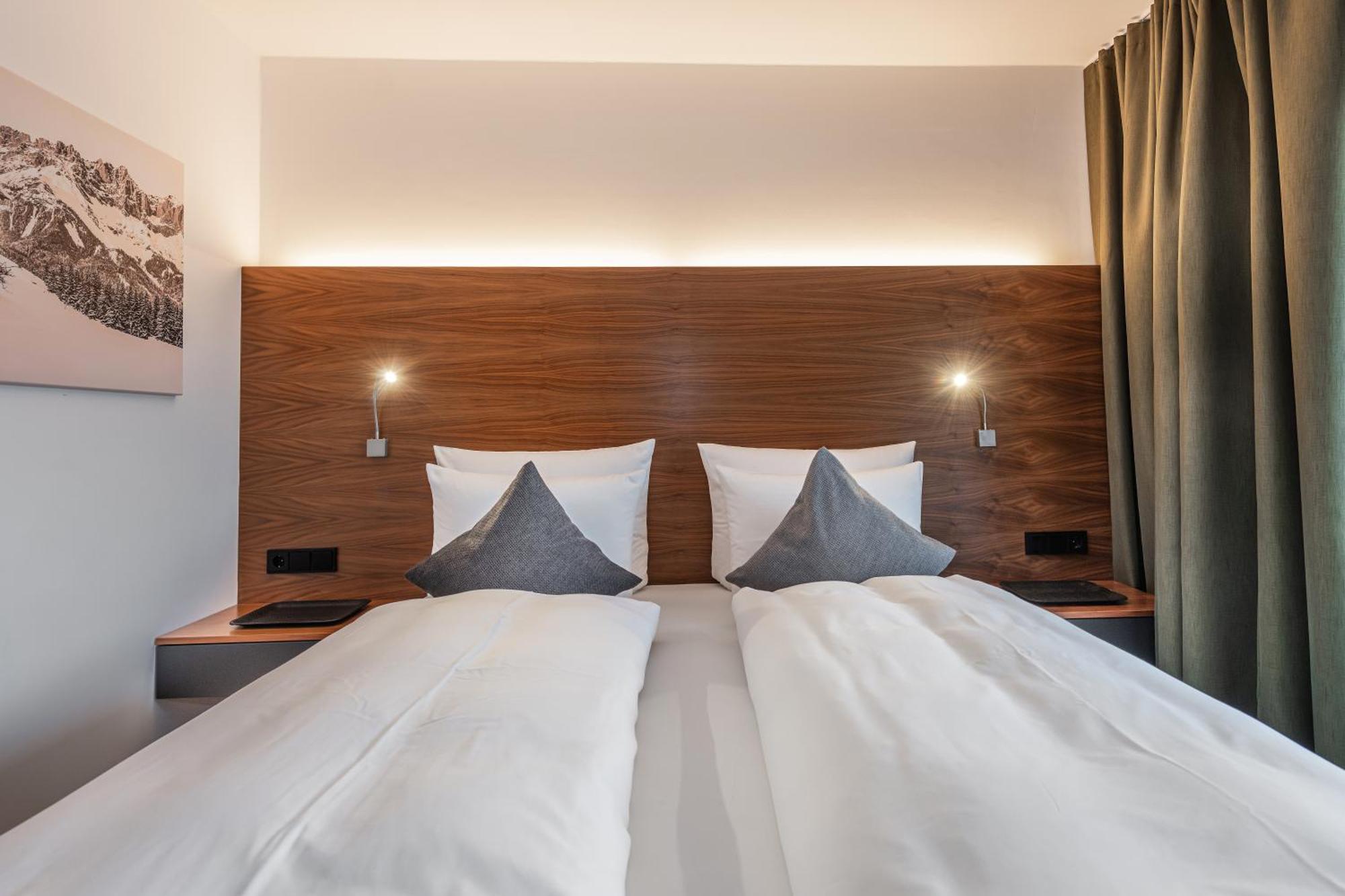 Hotel Alpenparks & Taxacher 5*