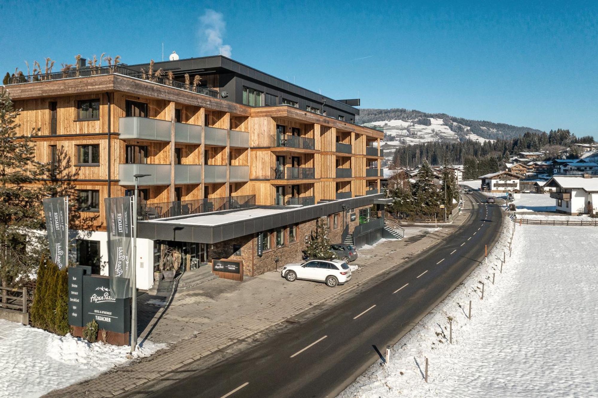 Alpenparks & Taxacher
